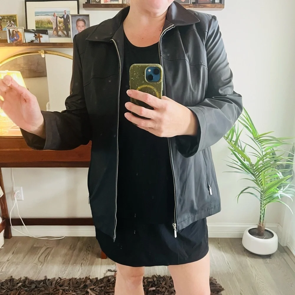 Giacca Gallery Black Outerwear with Silver Zipper Accents